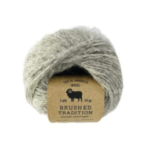 Navia Brushed Tradition Garn 1102 Ljusgrå