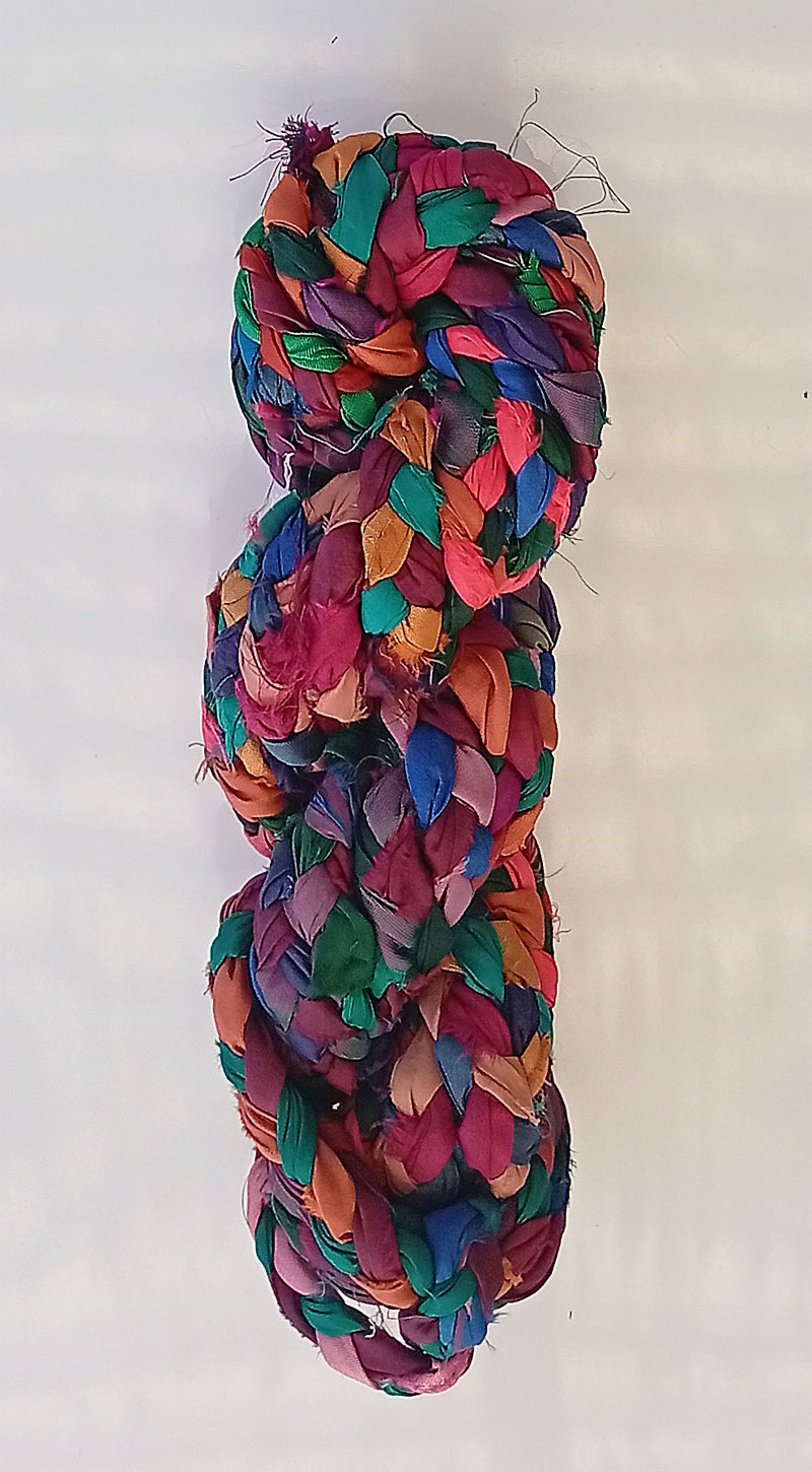 100 gram Unikt handgjort - Recycled 100% Sari Silk Braided Cord garn från Indien Multi