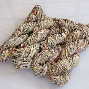 400 gram Unikt handgjort - Recycled 100% news paper garn från Indien