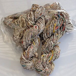 500 gram Unikt handgjort - Recycled 100% news paper garn från Indien